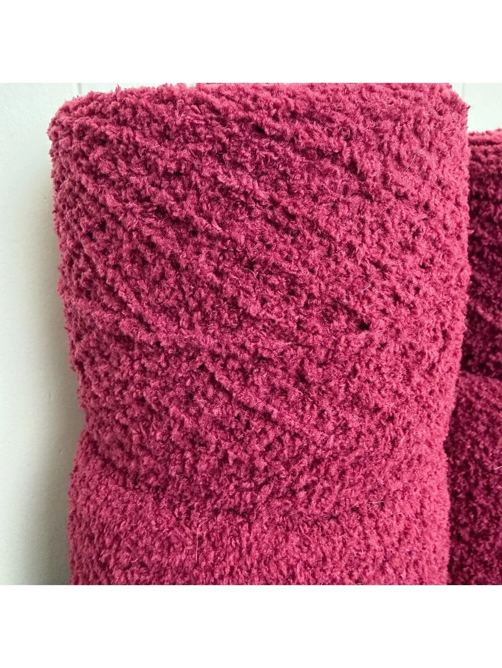 Reclaimed Polyester Worsted Yarn – 773 Yds 358g – Berry Red (4 Cakes)